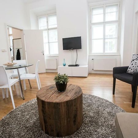 Quiet Apartment With Balcony Charles Bridge Πράγα Εξωτερικό φωτογραφία