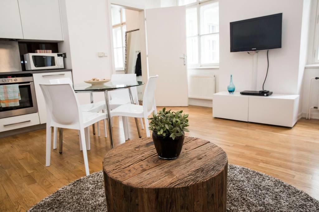 Quiet Apartment With Balcony Charles Bridge Πράγα Εξωτερικό φωτογραφία